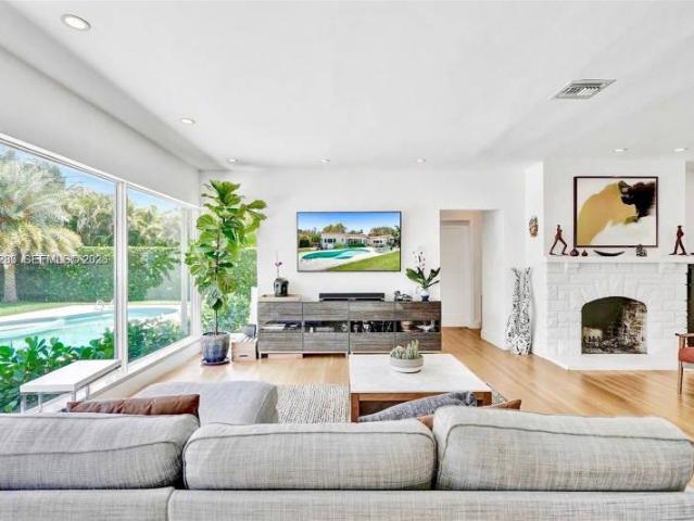 3 bedroom, Miami Shores FL 33150 105945317