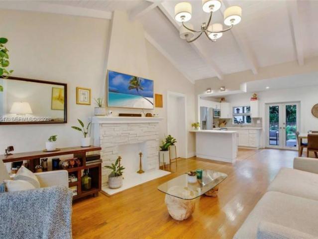 3 bedroom, Miami Shores FL 33150 105945318