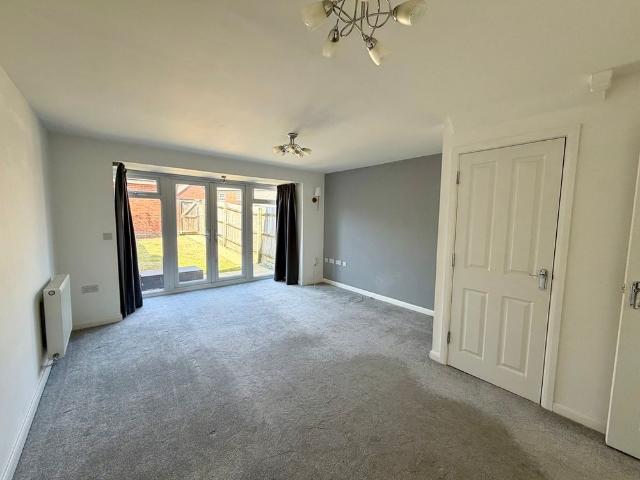3 bedroom mid terrace to let
