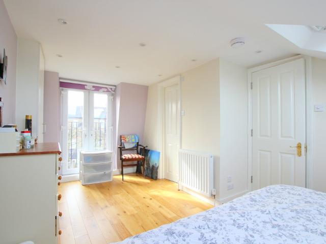 3 Bedroom Mid Terraced House, Balfour Road, London SW19