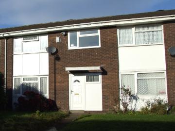 3 bedroom mid terraced house Let in Bradford