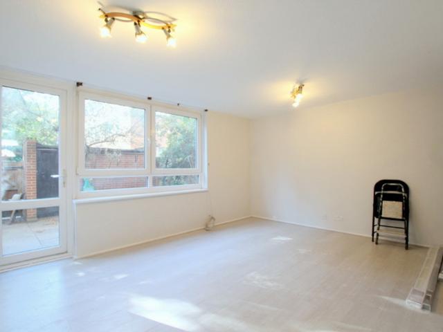3 Bedroom Mid Terraced House, Westbridge Road, London
