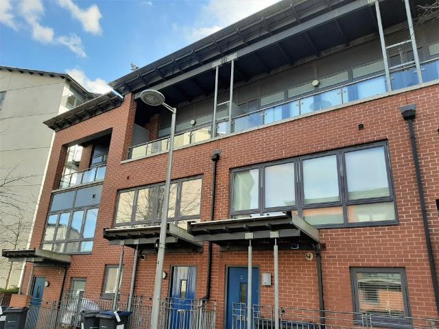 3 Bedroom Mid Terraced House