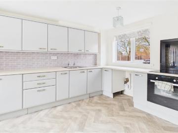 3 Bedroom Mid Terraced House