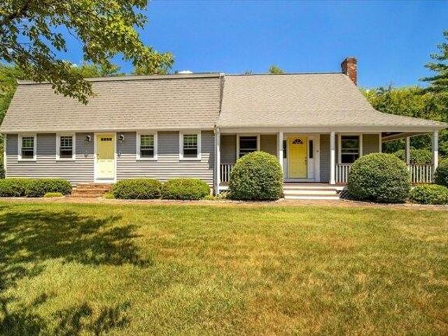 3 bedroom, Middleboro MA 02346 105590343