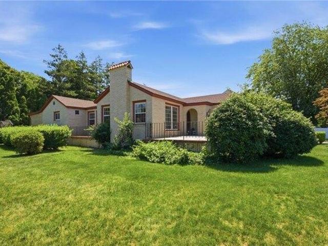 3 bedroom, Middletown RI 02842 105629235
