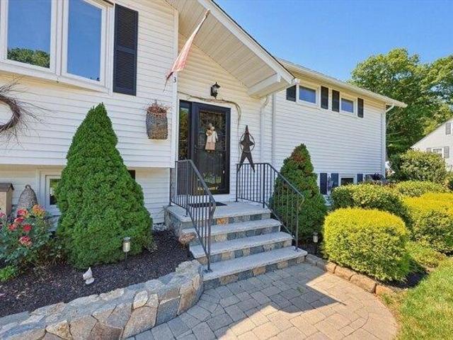 3 bedroom, Milford MA 01757 105495243