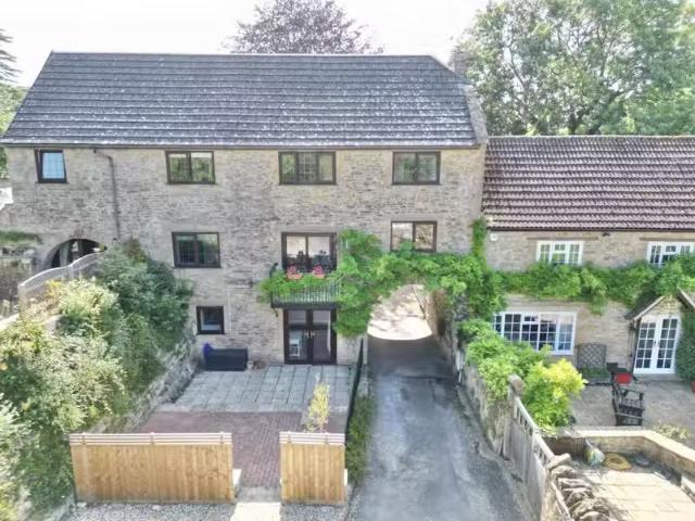 3 bedroom mill for rent in Holywell, East Coker, BA22