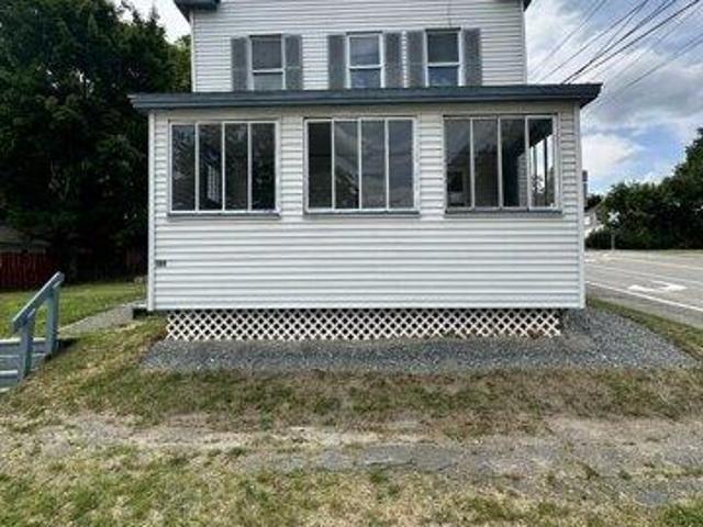 3 bedroom, Millinocket ME 04462 105532636