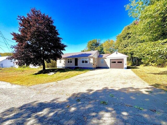 3 bedroom, Millinocket ME 04462 105695076