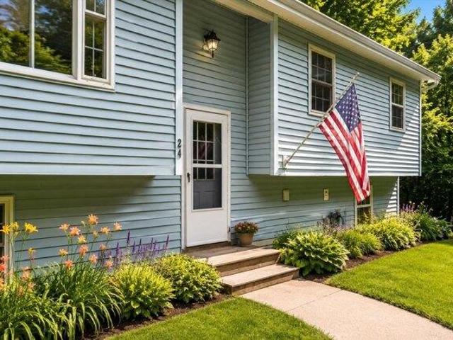 3 bedroom, Milton VT 05468 104406712