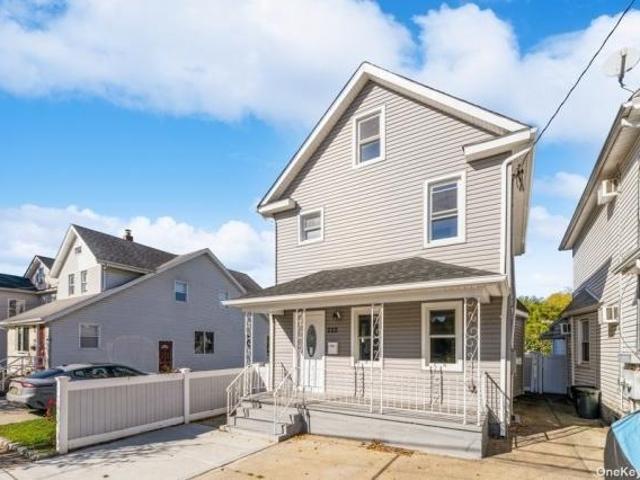 3 bedroom, Mineola NY 11501 LS72692156