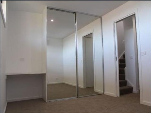 3 Bedroom Multi Level Property Close to Amenities