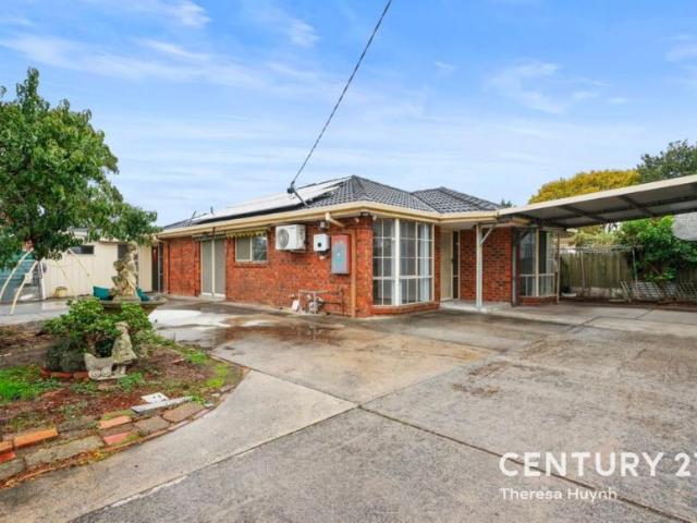 3 Bedroom Apartment Noble Park, 102666890