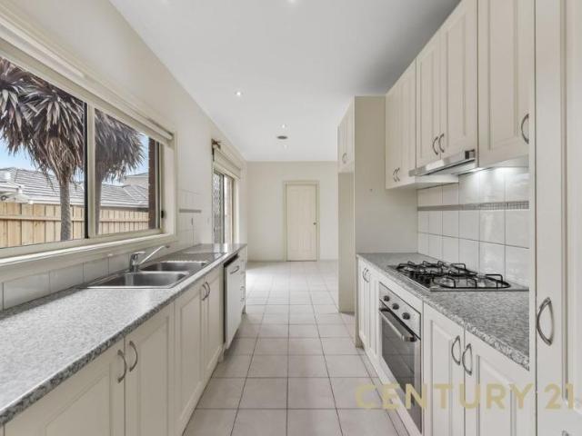 3 Bedroom Apartment Noble Park, 102722067