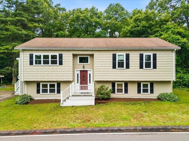 3 bedroom, Norton MA 02766 105559534