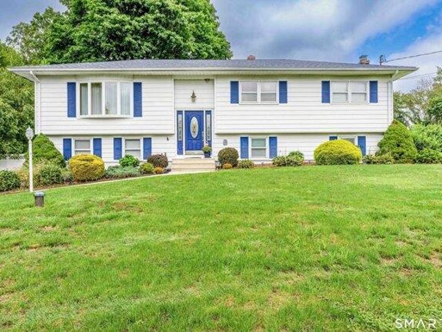 3 bedroom, North Branford CT 06472 105439460