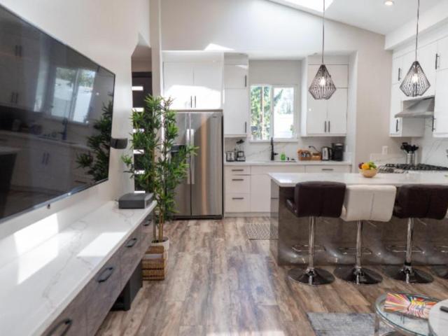 3 bedroom, North Hollywood CA 91606 LS103007953