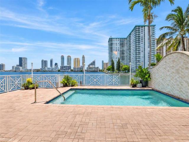 3 bedroom, North Miami Beach FL 33160 106246292