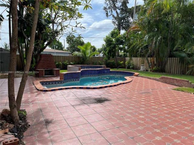 3 bedroom, North Miami Beach FL 33162 101985997