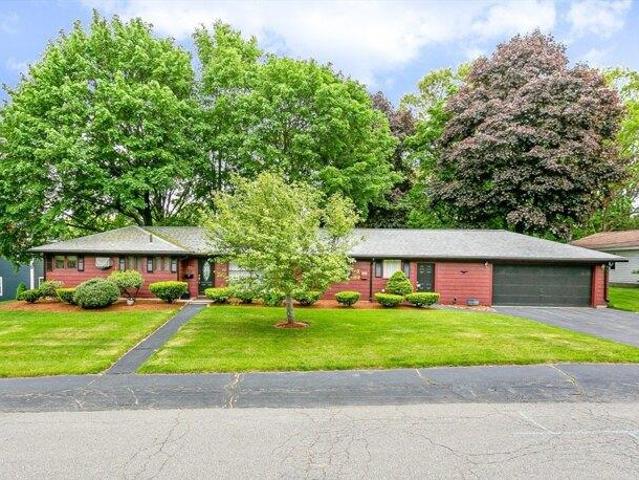 3 bedroom, Natick MA 01760 105387036
