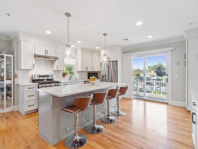 3 bedroom, Natick MA 01760 105590152