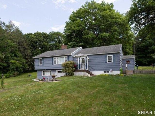 3 bedroom, Naugatuck CT 06770 104760621