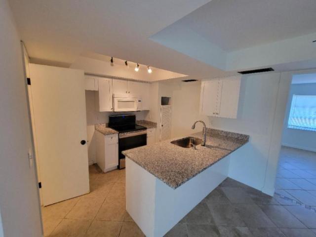 3 bedroom, Naples FL 34112 106215306