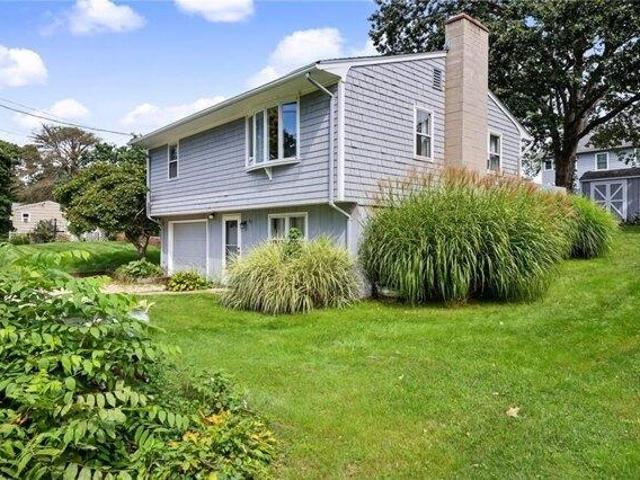 3 bedroom, Narragansett RI 02882 105549899