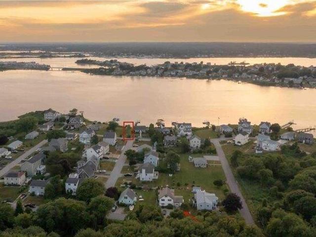 3 bedroom, Narragansett RI 02882 105633211
