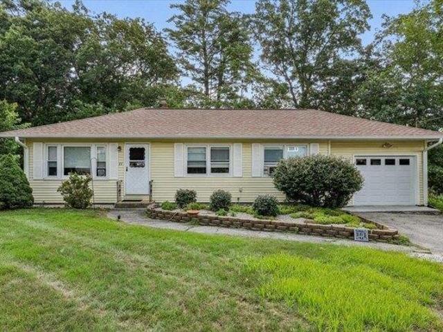 3 bedroom, Nashua NH 03064 105351052