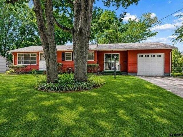 3 bedroom, Nashua NH 03060 105552981