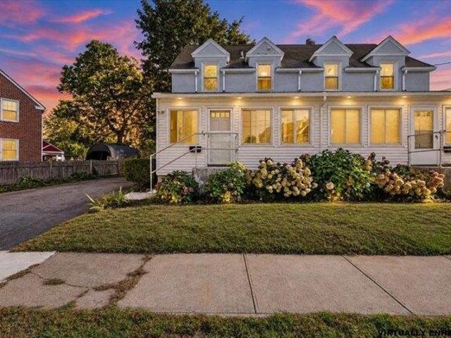 3 bedroom, Nashua NH 03060 105998718