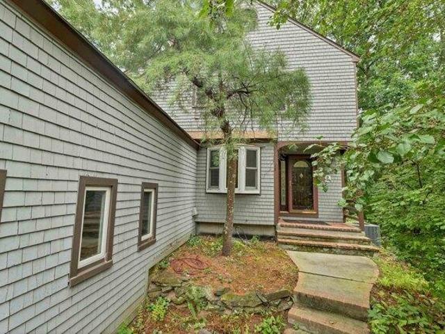 3 bedroom, Nashua NH 03063 105427928