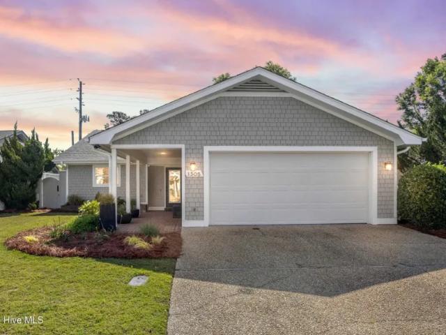 3 bedroom, NC NC 102715765