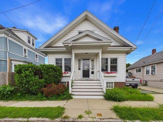 3 bedroom, New Bedford MA 02740 105613316
