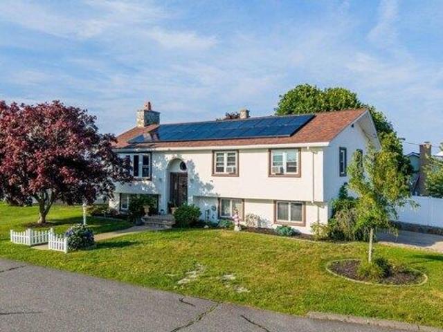 3 bedroom, New Bedford MA 02744 105678150
