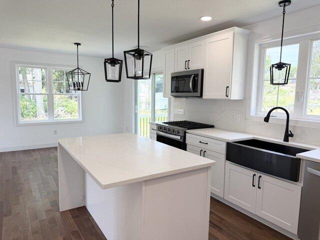 3 bedroom, New Bedford MA 02745 105551751