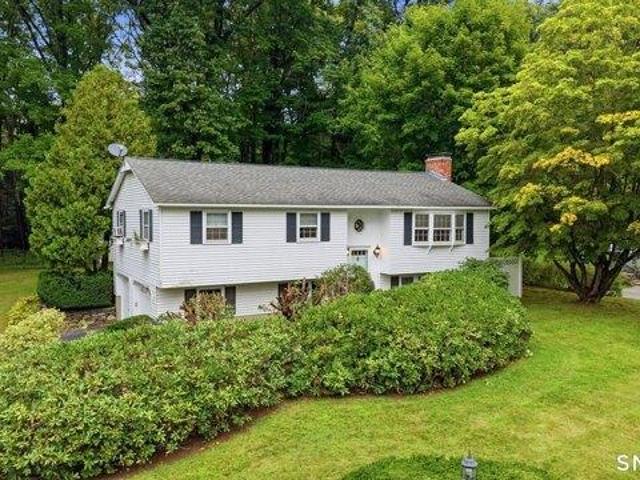 3 bedroom, New Hartford CT 06057 105632725