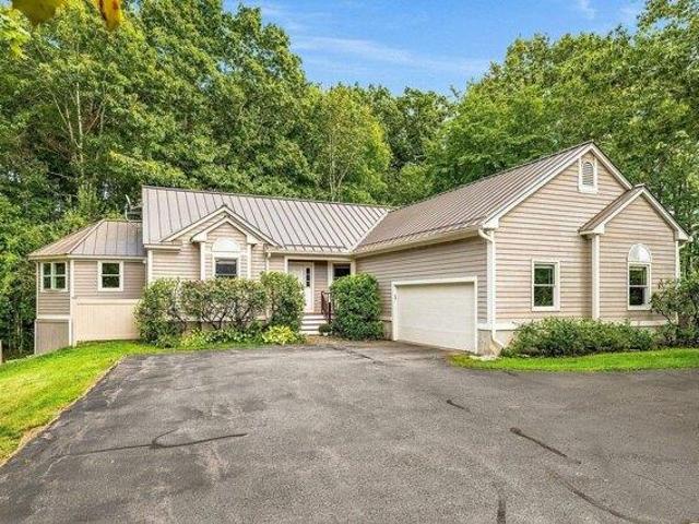 3 bedroom, Newmarket NH 03857 105478801