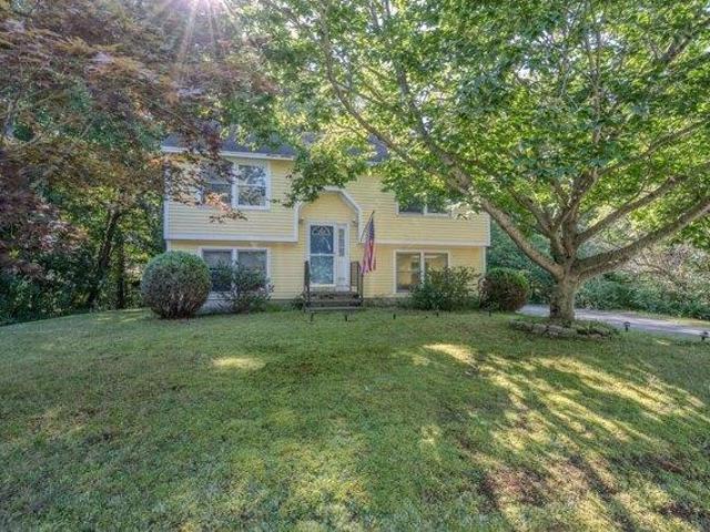3 bedroom, Newmarket NH 03857 105493552