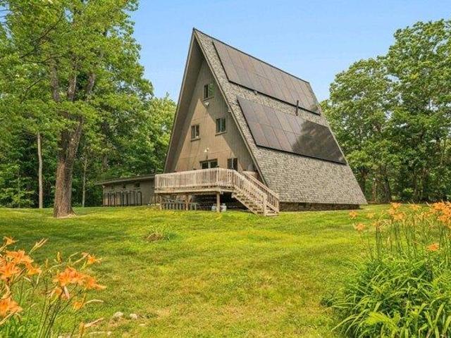 3 bedroom, Newport NH 03773 105439205
