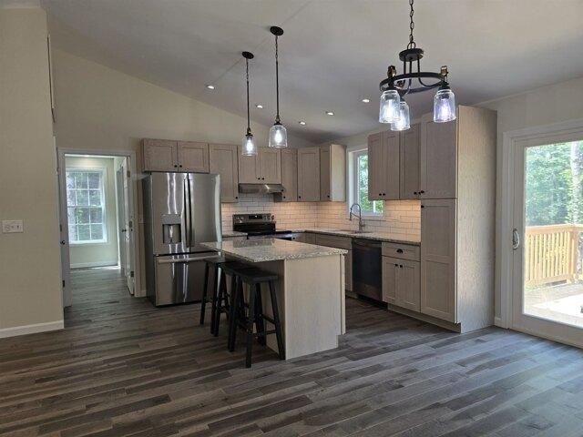 3 bedroom, Newport NH 03773 105494356
