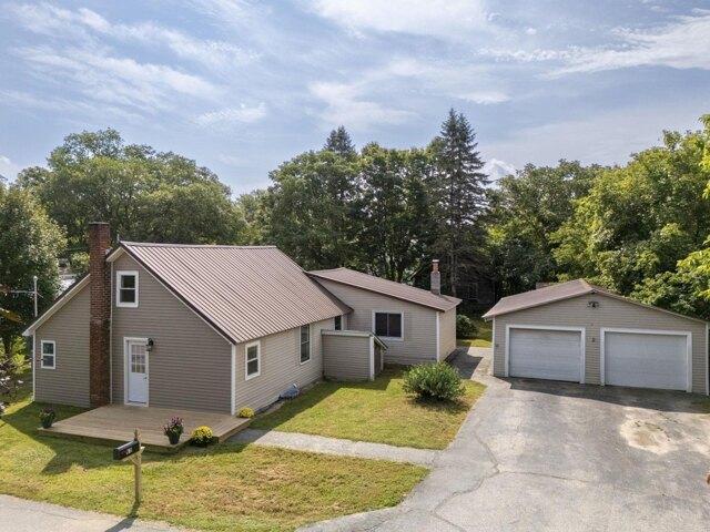 3 bedroom, Newport NH 03773 105384385