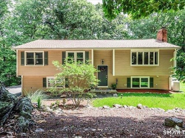3 bedroom, Newtown CT 06470 104833215