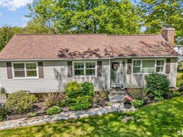 3 bedroom, Newtown CT 06482 104851489