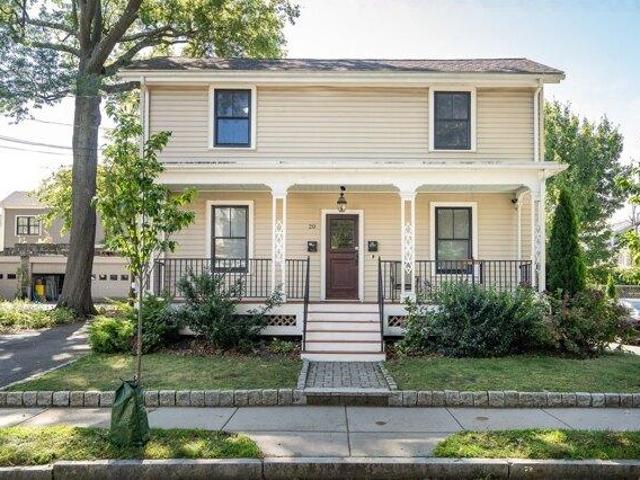 3 bedroom, Newton MA 02458 105552714