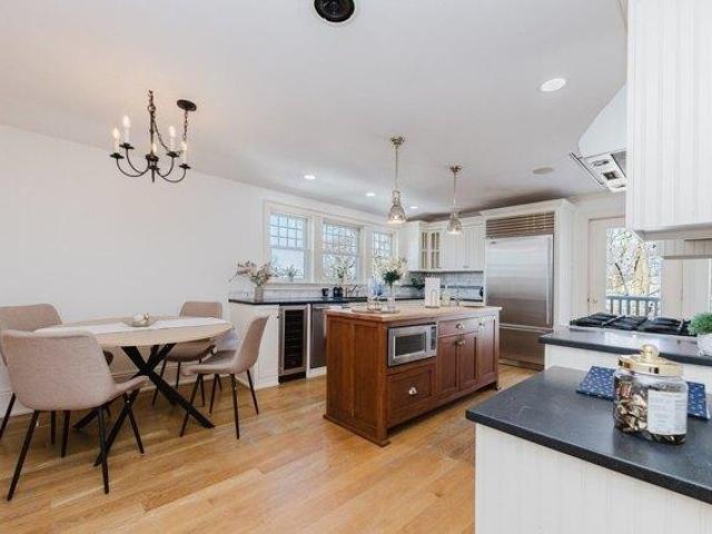 3 bedroom, Newton MA 02458 105561062