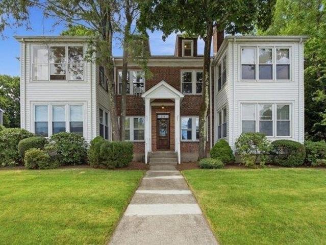 3 bedroom, Newton MA 02460 105557478