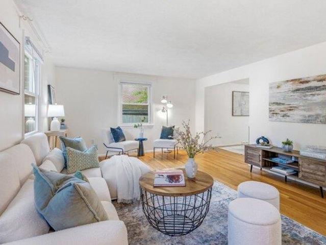 3 bedroom, Newton MA 02460 105512685
